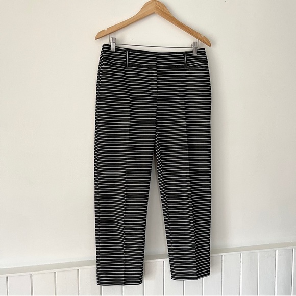 Ann Taylor Loft Julie Navy & White Striped Cropped Riviera Capri Pants Size 6 - Picture 14 of 14